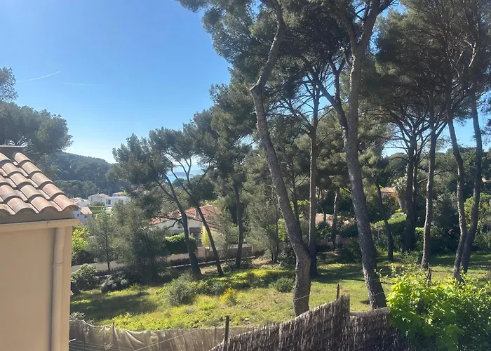 Le Nid Bleu * サナリー・シュル・メール