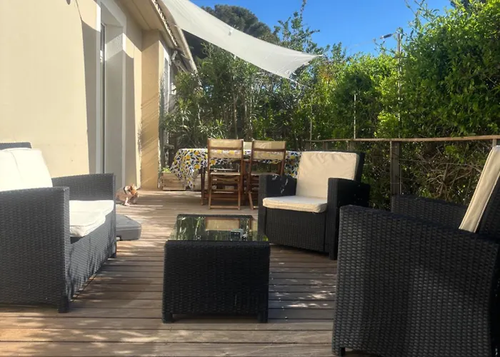 Le Nid Bleu * サナリー・シュル・メール