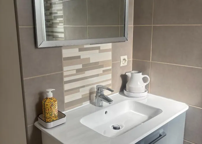 Le Nid Bleu * サナリー・シュル・メール